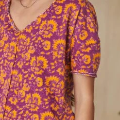 Vienna Tee, Petite -Abigail Fashion Store 4958046a fe77 457a bb44 f8785f7bb033