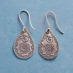 Flower Drops Earrings -Abigail Fashion Store 4f4c81a3 a389 4293 901d d855162a4555