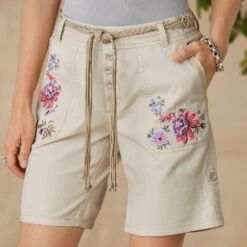Odyssey Floral Shorts - Petites -Abigail Fashion Store 6669573b 9269 4046 b2b6 f6eec190ee4a