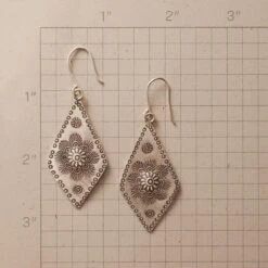 Kashan Earrings -Abigail Fashion Store b94df00f c908 4f9b 9bf1 1a64737f885c