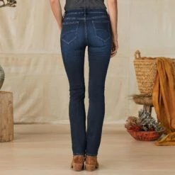 Audrey Straight Toujours Jeans -Abigail Fashion Store c487d39c 45b8 4800 9a93 580b8cf0dca6