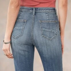 Farrah Melrose Jeans -Abigail Fashion Store d1f4c469 ee5d 4f66 94a5 eb2f9da1ef92