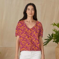 Vienna Tee, Petite -Abigail Fashion Store d31fb153 553b 4a71 a0d3 534b1a8df91b