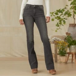 Wyatt Classic Flare Jean