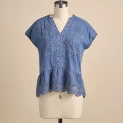 Tres Jolie Eyelet Top, Petite -Abigail Fashion Store ee09042e 67ea 4a70 9a82 21d8304400eb