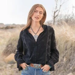 Broderie Top -Abigail Fashion Store ffb3a8d3 2fa8 4131 bbd4 cf82b77c7d4a